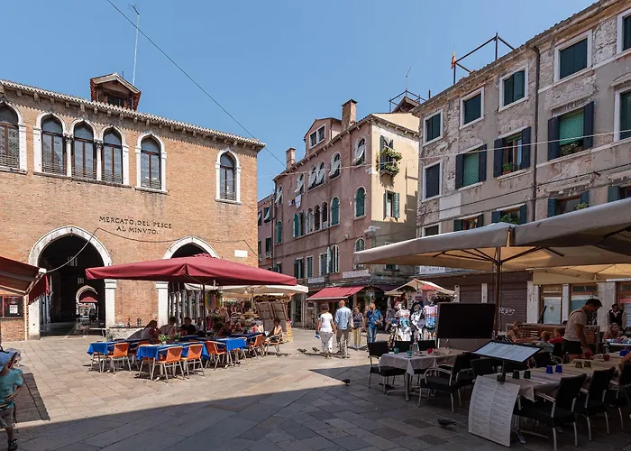 La Finestra Sulle Beccarie Hotel Venedig