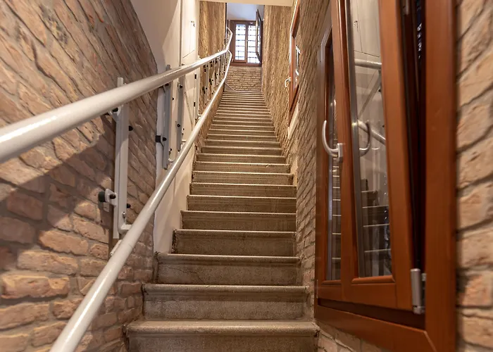 La Finestra Sulle Beccarie Otel *