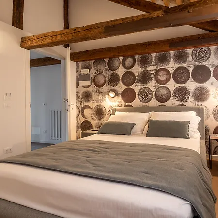 La Finestra Sulle Beccarie מלון *